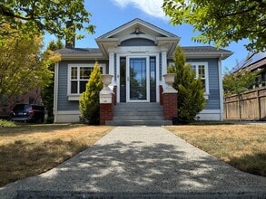 Building Photo - 2BR + Office Seward Park Home w/ A/C & 125...
