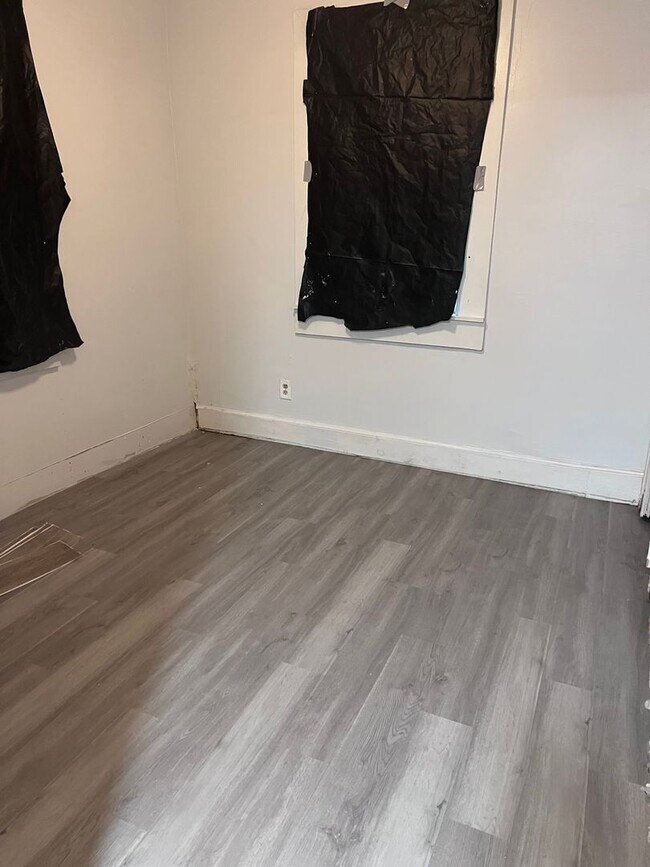 Building Photo - Charming 3 Bed, 1 Bath Single Family Home in Montgomery - $1150/mo