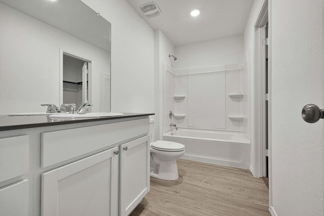 Building Photo - Beautiful Rental Home Located near 410 and Old Pearsall Rd.