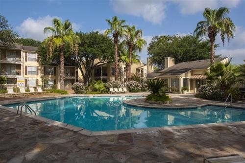 Building Photo - La Esencia Apartments