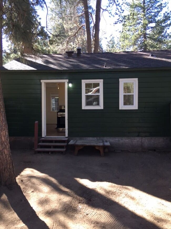 Building Photo - 1103 Sierra Blvd