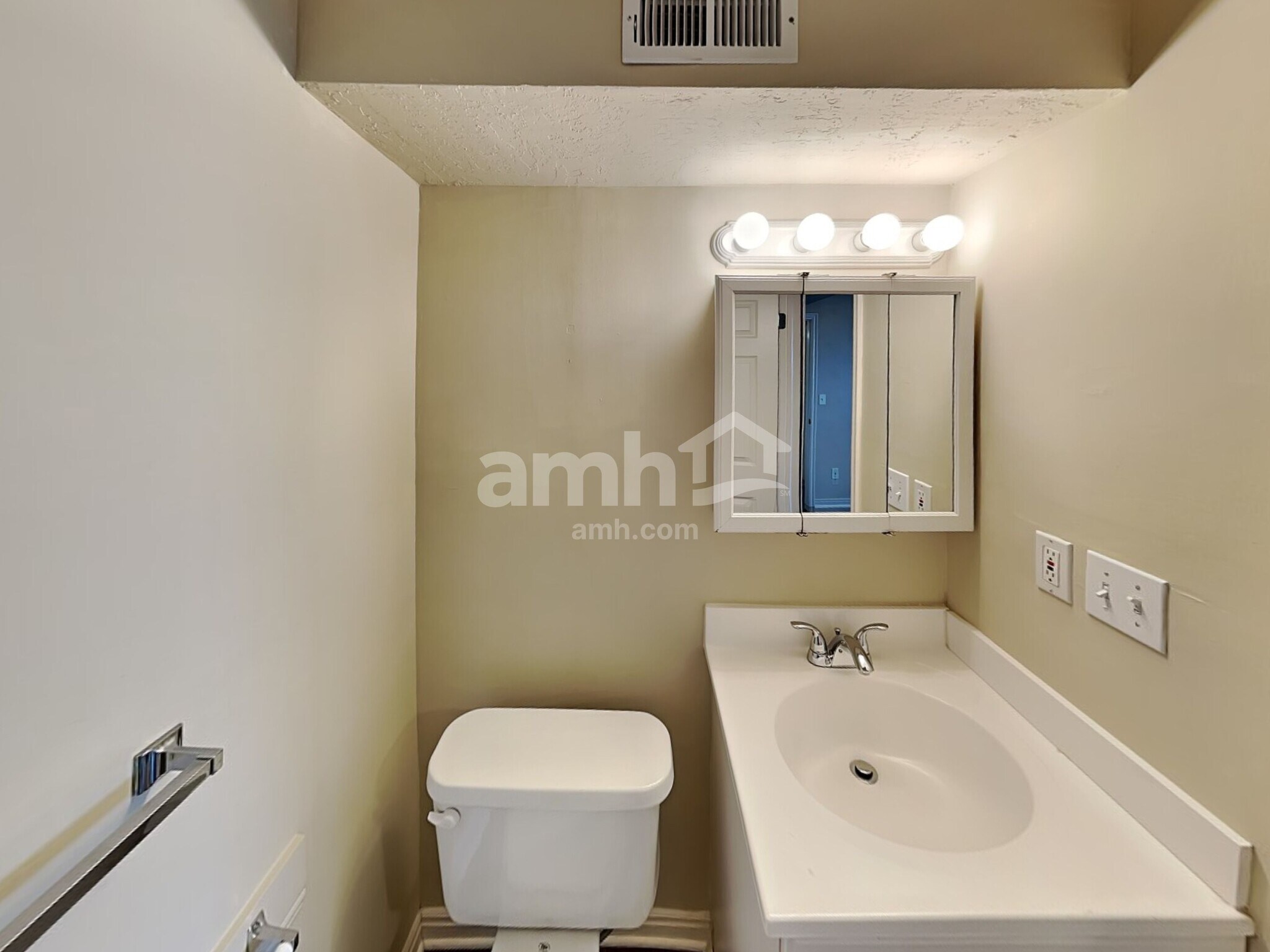 Building Photo - 1109 E 320 S
