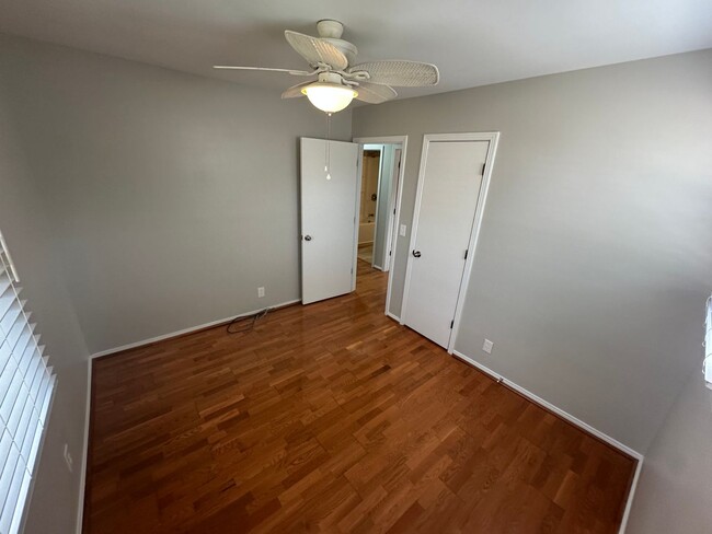 Building Photo - FOR LEASE - 3 bed, 1 bath, 1,218 sqft sing...