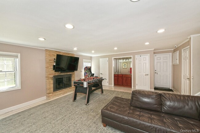 Building Photo - 2 Cherrywood Ln