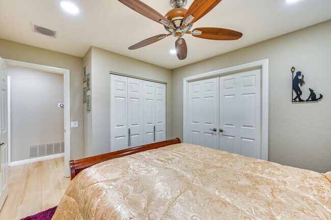 Building Photo - 1519 Via Hacienda