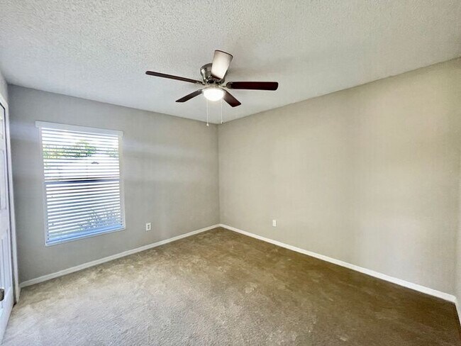 Building Photo - GREAT 3/2 HOME IN OVIEDO STILLWATER SUBDIVISION