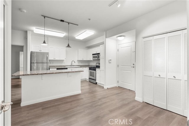 Building Photo - 100 S Alameda St