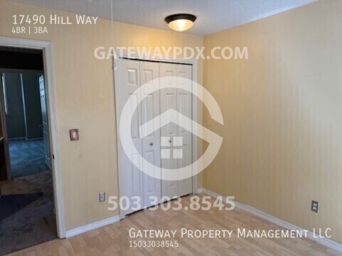 Building Photo - 17490 Hill Way
