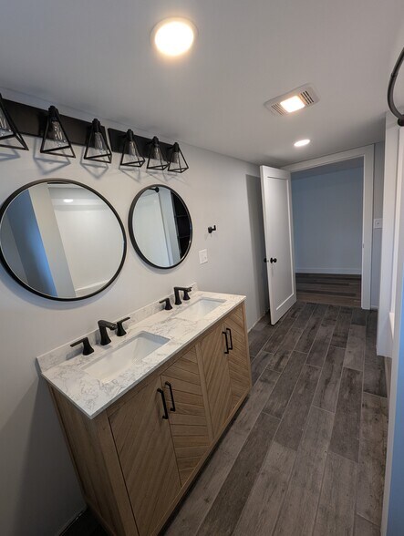 Master Bathroom - 207 6th St