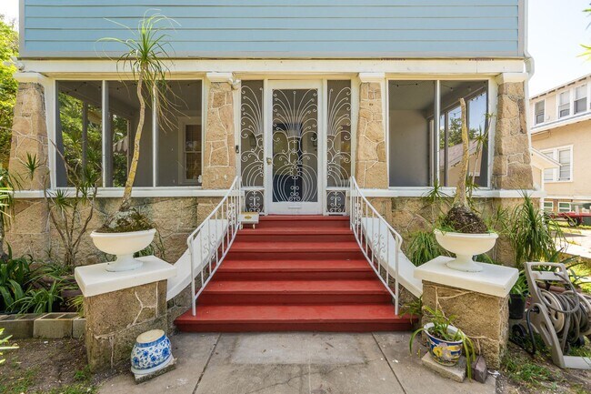 Building Photo - Charming 3 Bedroom, 2 Bathroom Two-Story H...