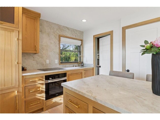 Building Photo - 5669 Hugo Rd