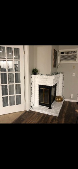 Building Photo - 2160 Ridge Dr