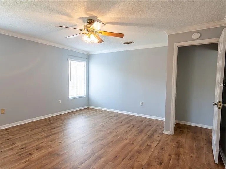 Building Photo - 505 Woodview Dr