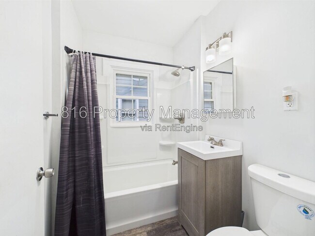 Building Photo - 5611 Olive St