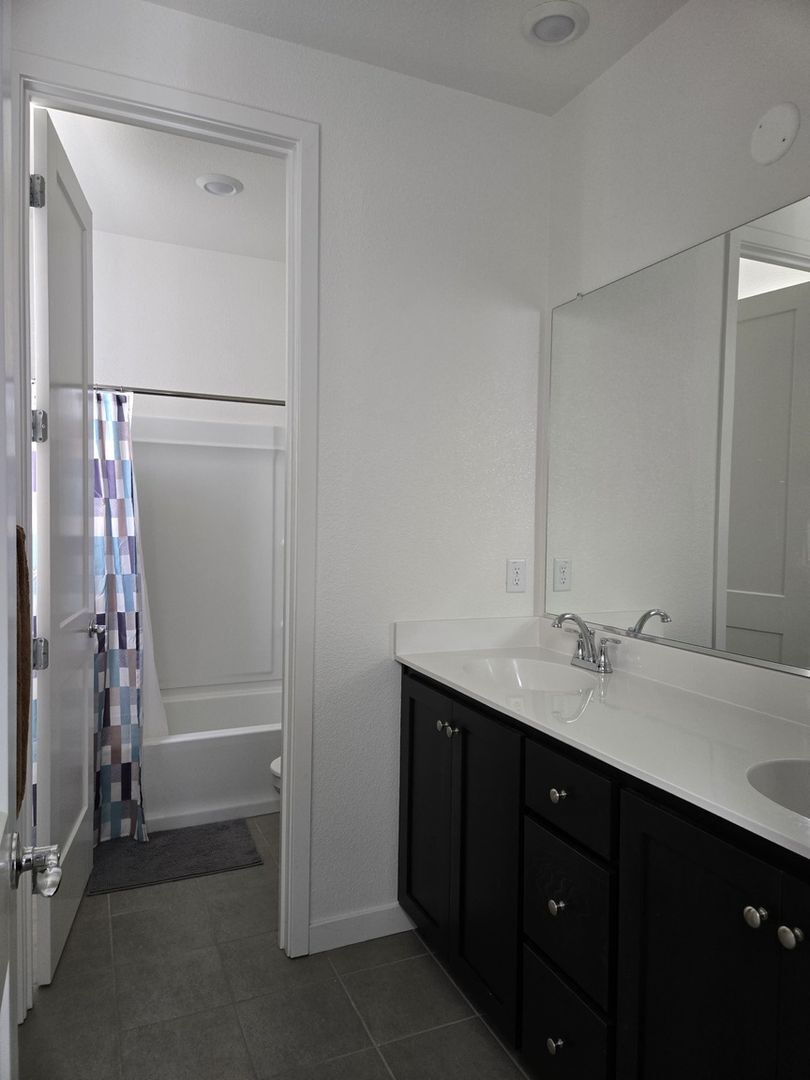 Building Photo - 2413 Village Square Blvd