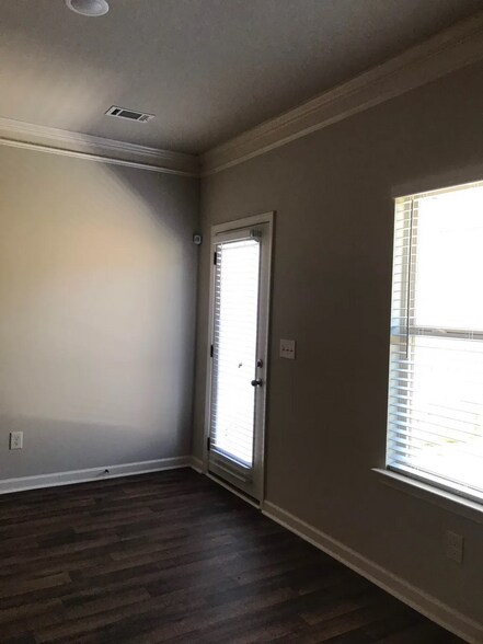 Door to backyard - 346 Turtle Creek Dr