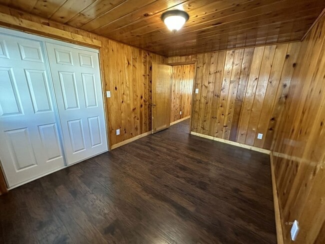 Building Photo - 25630 Oakwood St