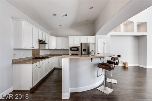 Building Photo - Gorgeous Cul-De-Sac Home with Casita, Pool & Spa!