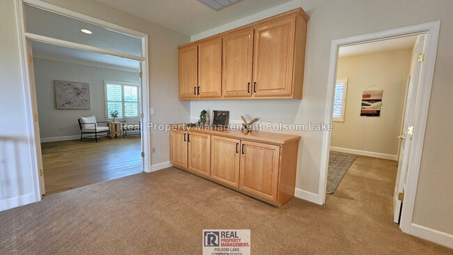 Building Photo - 2665 Aberdeen Ln