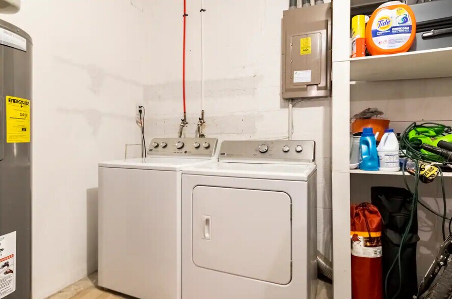 Building Photo - 1447 Caribbean Dr