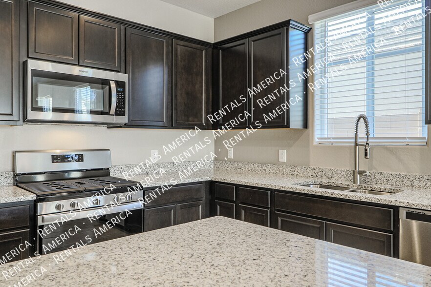 Building Photo - 8482 W Sonoma Way