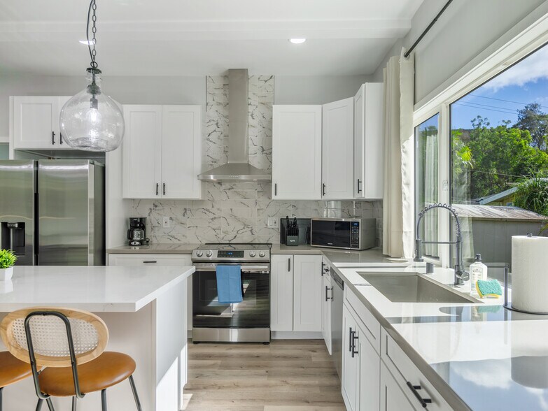 Building Photo - 95-148 Waimakua Dr