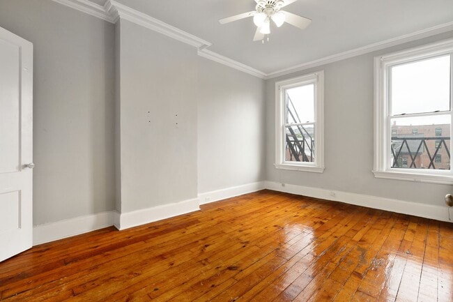 Building Photo - 277 Crown St