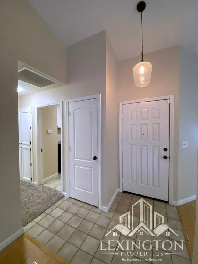 Building Photo - Lovely Updated, 3BD/2BA Home Available in Rocklin, off Stanford Ranch Rd. near Breen Park!