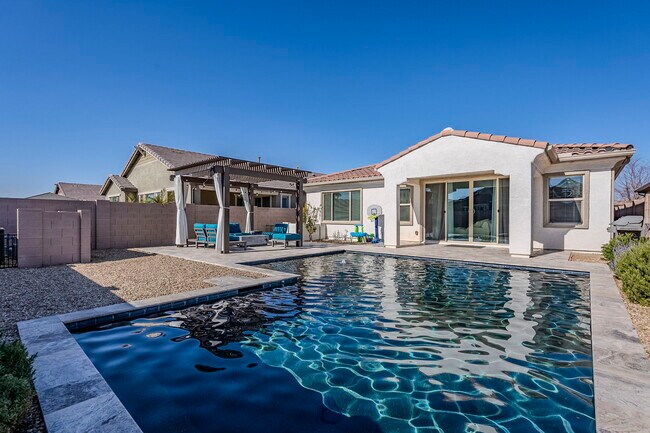 Building Photo - 9935 E Thornbush Ave