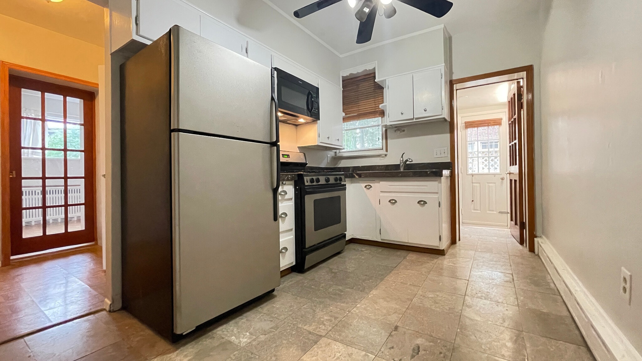 Kitchen - 425 S 46th St