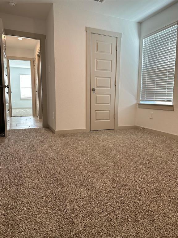 Building Photo - 13919 Red River Dr