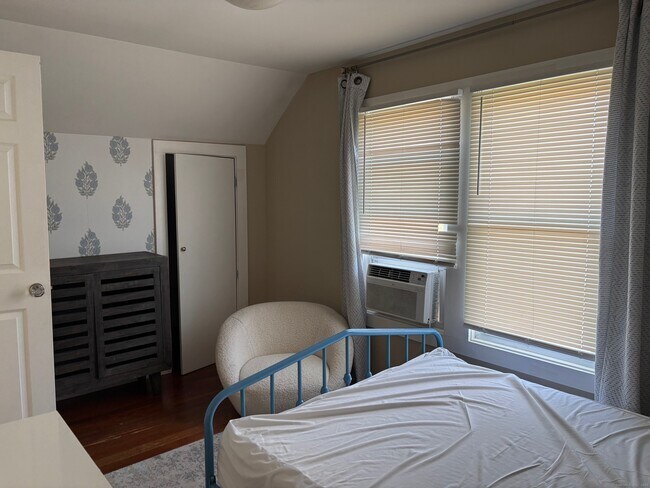 Building Photo - 799 Rowland Rd