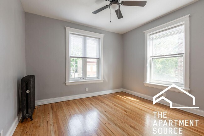 Building Photo - 1251 W Rosemont Ave