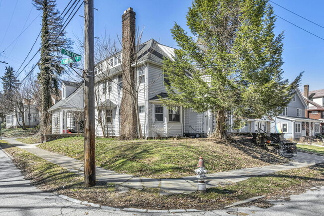 Building Photo - 1724 Preyer Ave