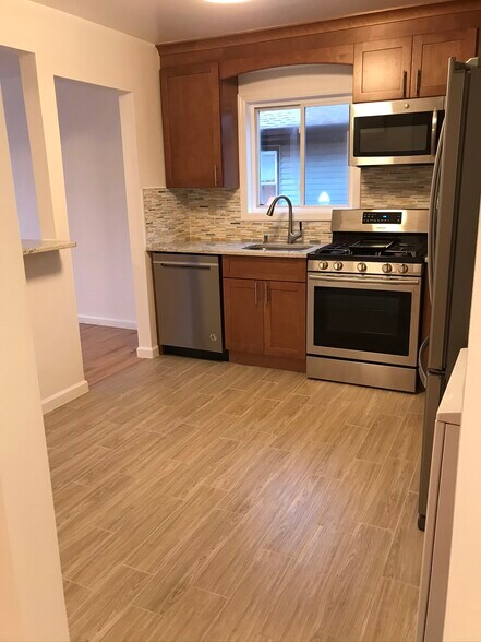 Building Photo - 25130 57th Ave