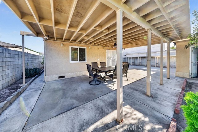 Building Photo - 11407 Delano St