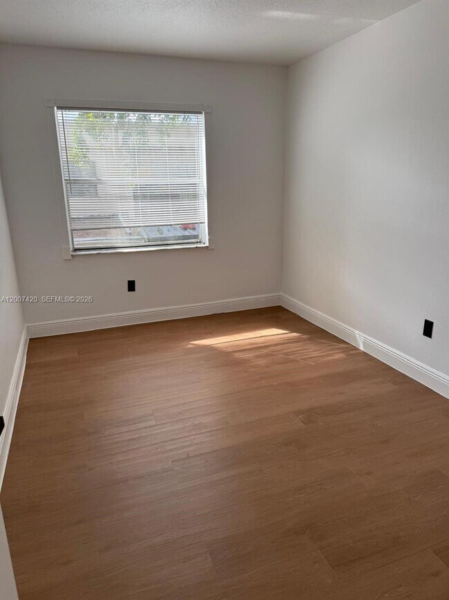 Building Photo - 4163 SW 66th Terrace