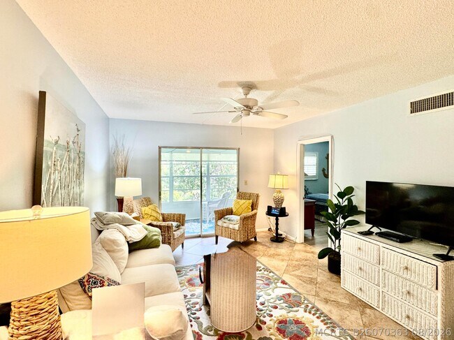 Building Photo - 1100 Ponce De Leon Cir