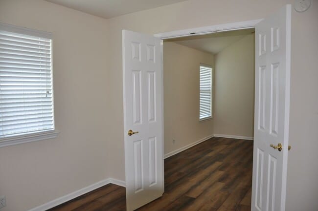 Building Photo - 3 Bedroom 2 Bath with Study in Kyle