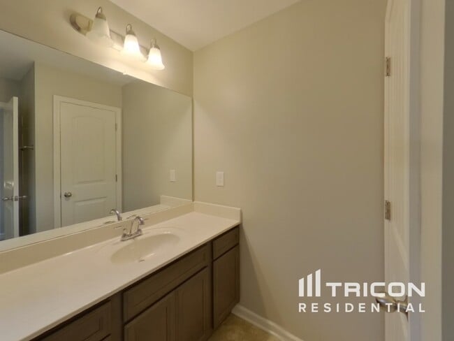 Building Photo - 1058 Brayden Dr