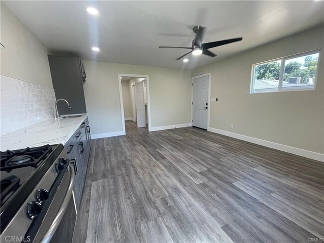 Building Photo - 2155 Summit Ave