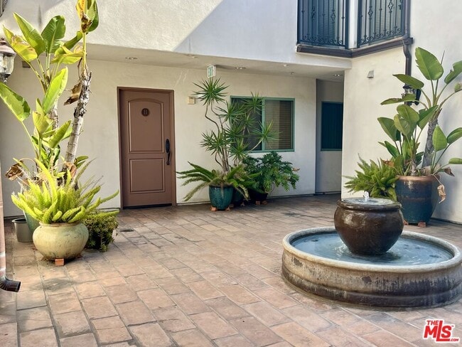 Building Photo - 4301 Los Feliz Blvd