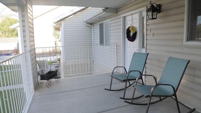 Building Photo - 720 E 1500 S