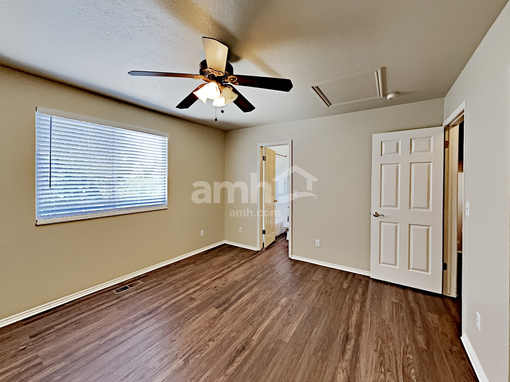 Building Photo - 515 W 150 S