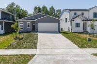 Building Photo - Great 3 Bedroom Single-Family Home in Urba...