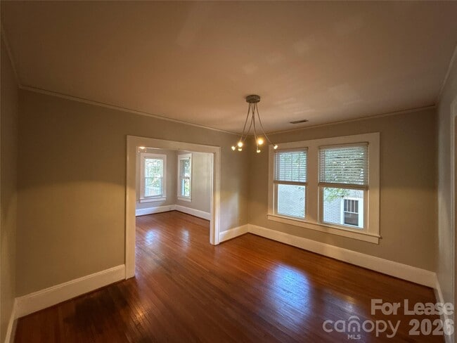 Building Photo - 518 Oakland Ave