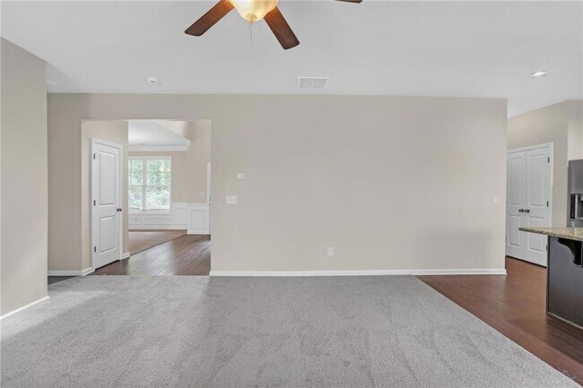 Building Photo - 568 Garden View Ct