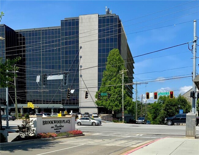 Building Photo - 1735 Peachtree St NE