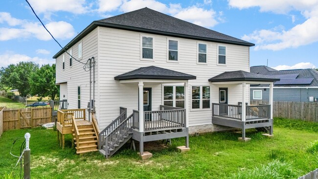 Building Photo - 8 Donna Ct