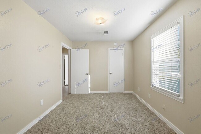 Building Photo - 208 Westfork Dr